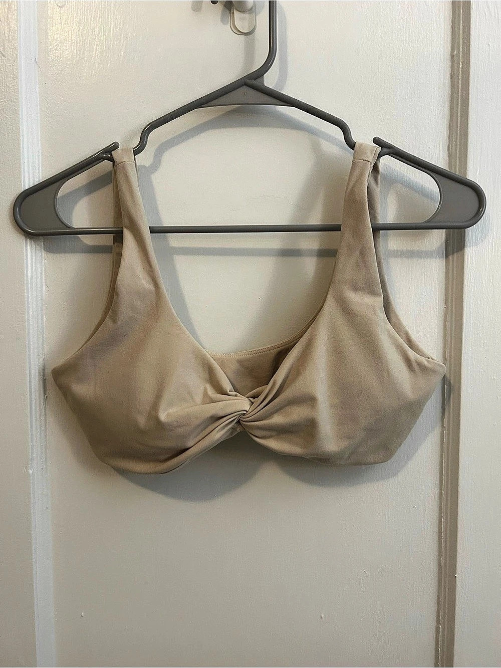 BUFFBUNNY Knot Front Sports Bra in Cream Like New
